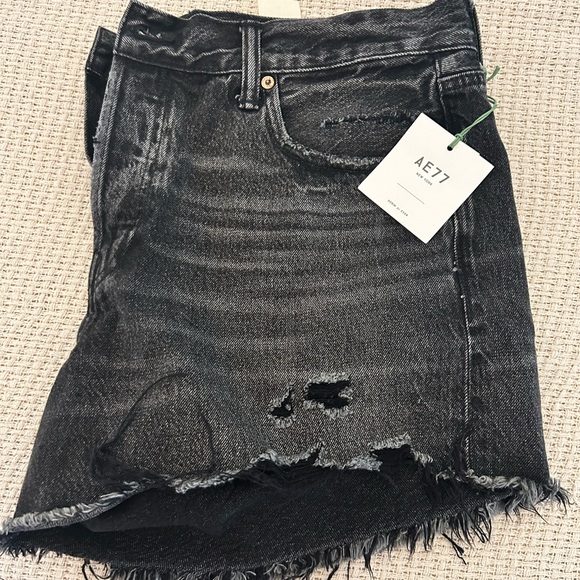 AE WOMENS Black Jean shorts - Picture 1 of 4